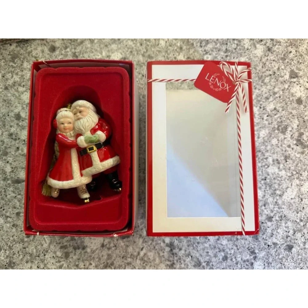 Lenox Porcelain Christmas Ice Skating Santa and‎ Mrs. Claus Ornament in Box